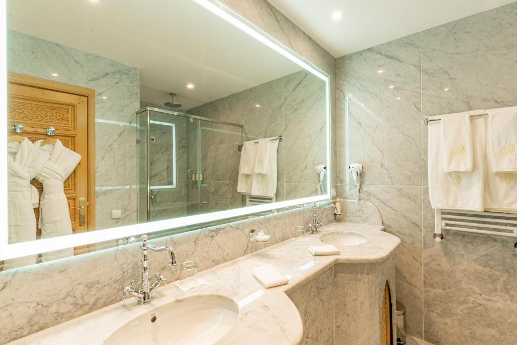 salle de bain luxe la maison arabe marrakech - 5 étoiles